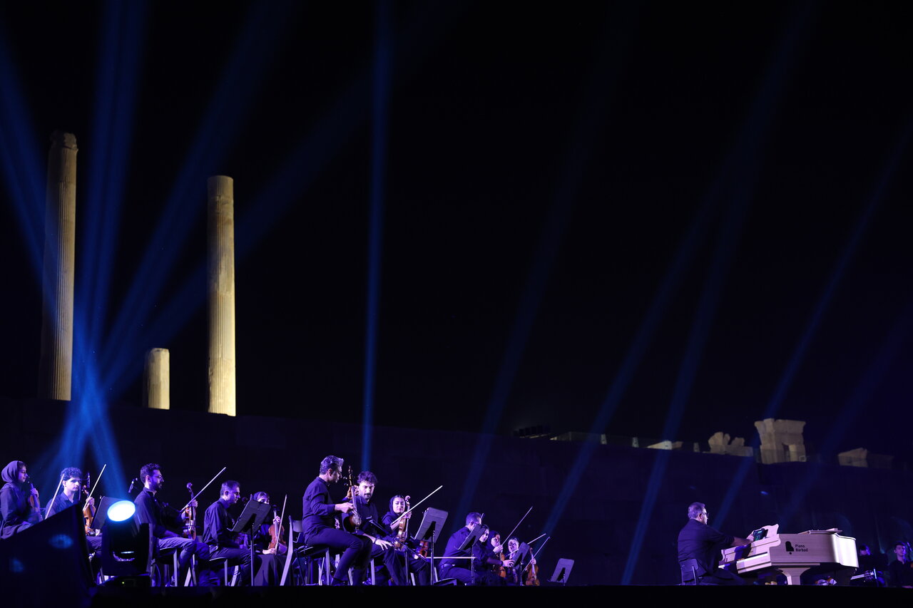 گزارش تصویری از کنسرت علیرضا قربانی در تخت جمشید