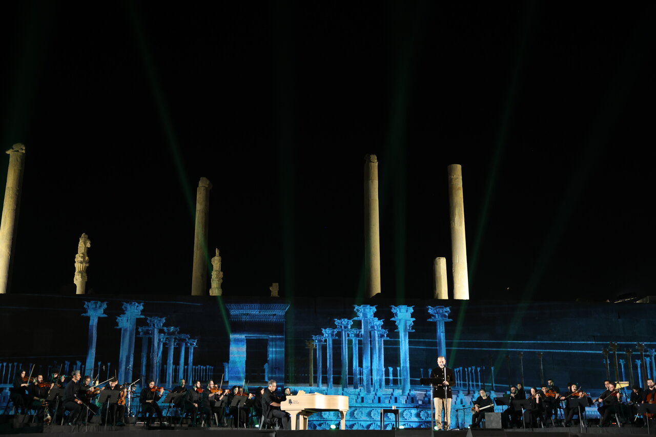 گزارش تصویری از کنسرت علیرضا قربانی در تخت جمشید