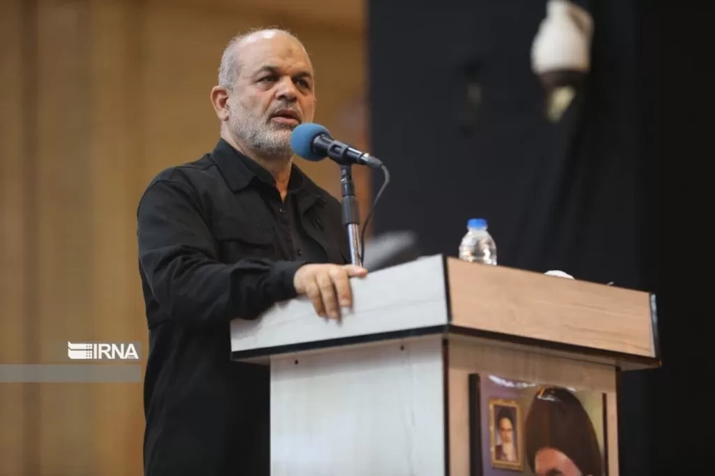 وزیر کشور: مردم باید در حوزه‌های اقتصادی حضور فعال داشته باشند