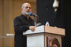 وزیر کشور: مردم باید در حوزه‌های اقتصادی حضور فعال داشته باشند