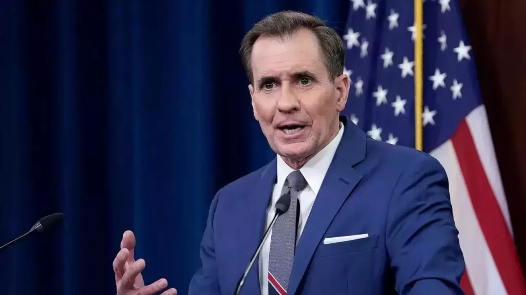 کاخ سفید: پوتین از اظهار نظر در مورد انتخابات آمریکا خودداری کند