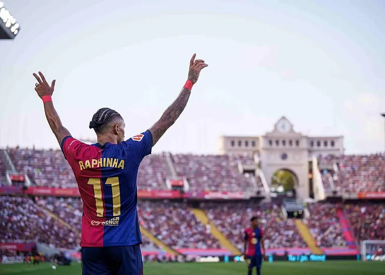 رمز و راز فلیک: زنده کردن یک ستاره از دل خاکستر!