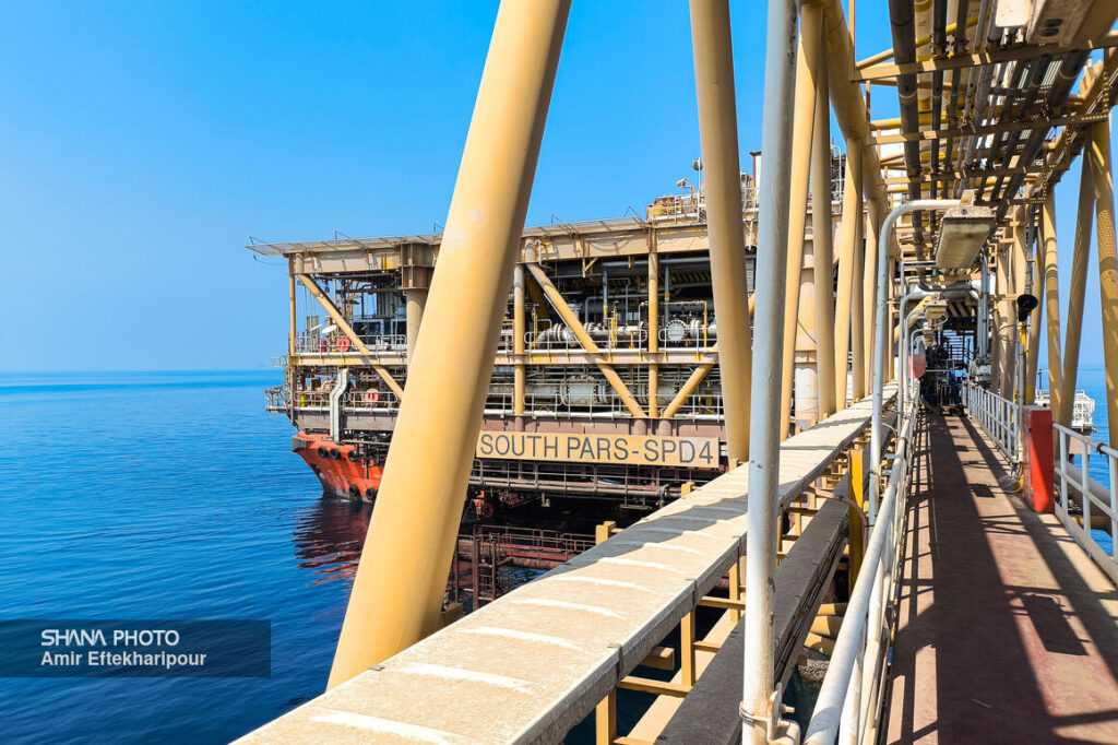 تلاش بی‌وقفه در دل خلیج فارس