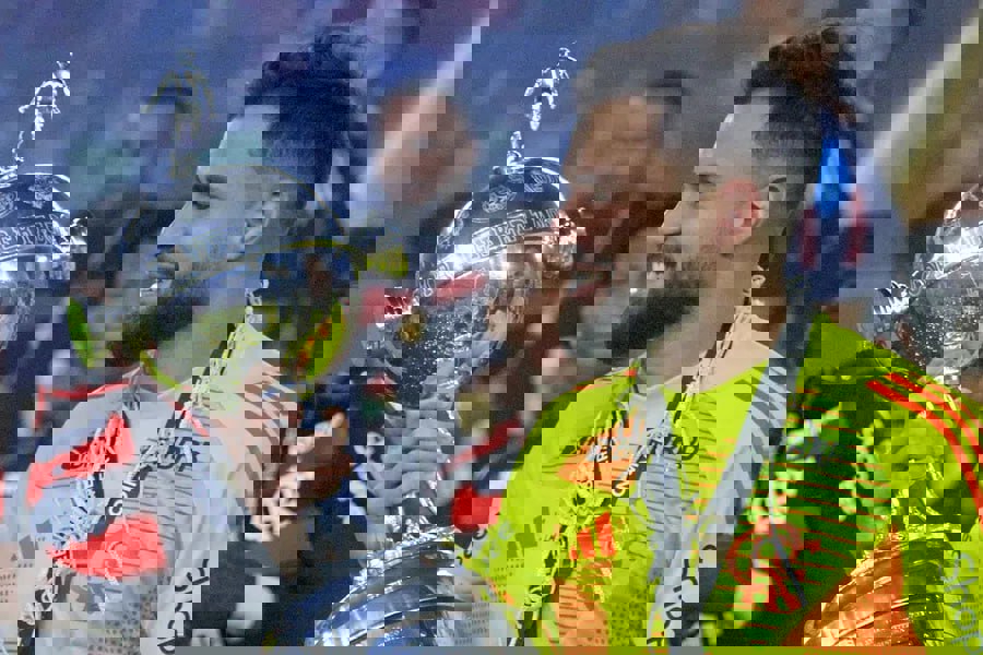 شکستن جام در جشن قهرمانی فلامینگو