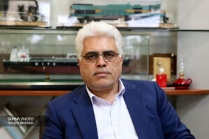 حجم بالای بنزین ۳ هزار تومانی در کارت‌ها؛ نیازی به کارت جایگاه‌ها نیست