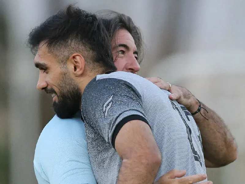 ساپینتو عارف آقاسی را از جمع آبی ها کنار زد!