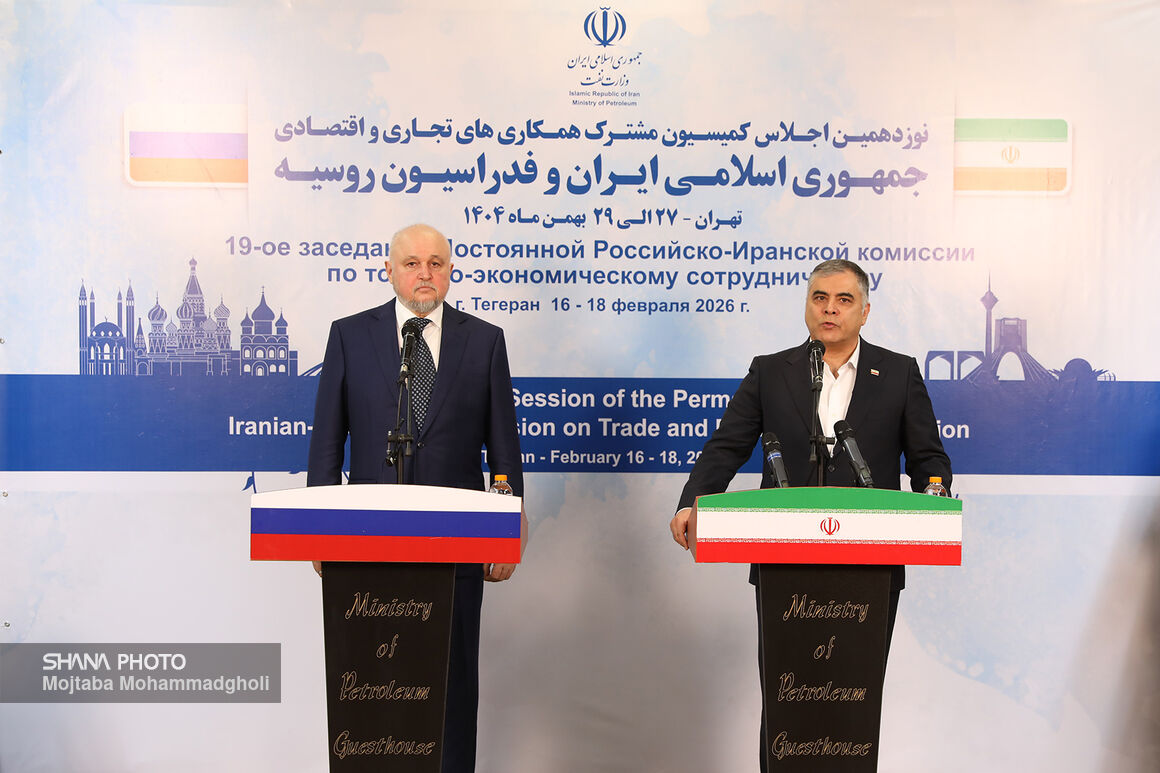 نشست خبری وزیر نفت ایران و وزیر انرژی روسیه