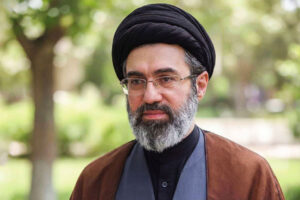 پیام رهبر معظم انقلاب اسلامی به مناسبت روز کارگر و روز معلم