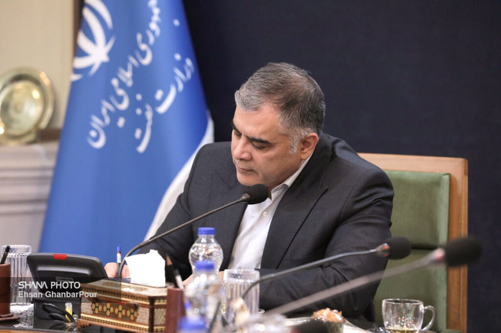 قدردانی پاک‌نژاد از رئیس پیشین هیئت‌رئیسه صندوق‌های بازنشستگی نفت