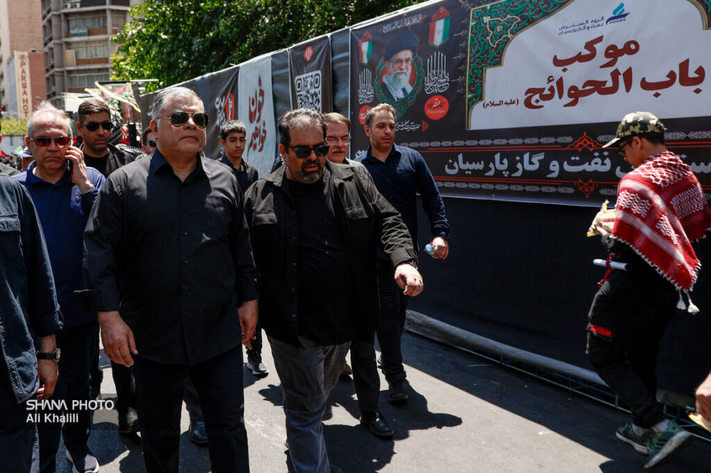 حضور وزیر نفت در مراسم تشییع آقای شهید ایران