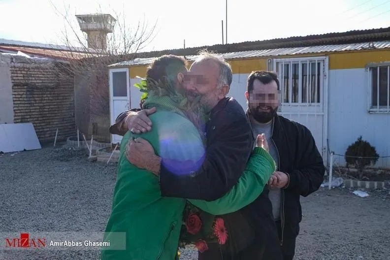 آزادی پدر یک خانواده با کادوی تولد نوجوان خیر