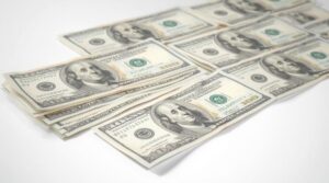 پیش‌بینی قیمت دلار در هفته سوم مرداد؛ نبرد کریدور ۱۸۰ هزار با سیگنال مذاکرات
