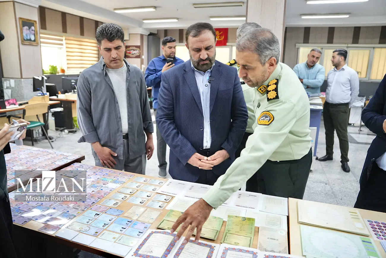 دادستان تهران از پلیس آگاهی بازدید کرد/ تاکید بر برخورد قاطع و سریع با سارقان مسلح و حرفه‌ای/ صالحی: امنیت شهروندان خط قرمز دستگاه قضایی است