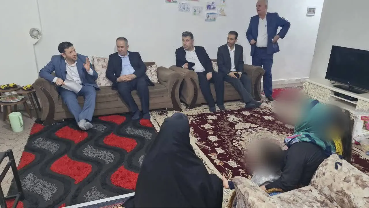 رئیس کل دادگستری استان بوشهر به مشکلات ۳ خانواده زندانی در دشتستان رسیدگی کرد