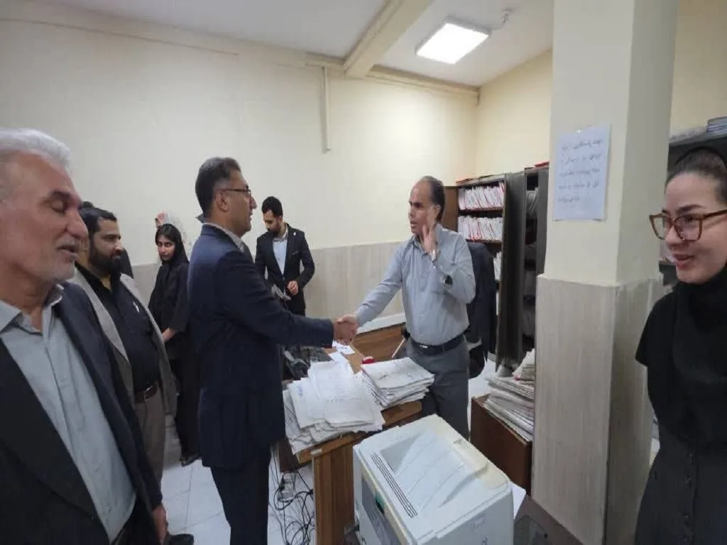 رئیس کل دادگستری هرمزگان از مجتمع دادگاه‌های کیفری و انقلاب بندرعباس بازدید کرد