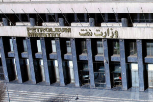 نفت، دوسال و هزار روایت/ تیر ۱۴۰۴