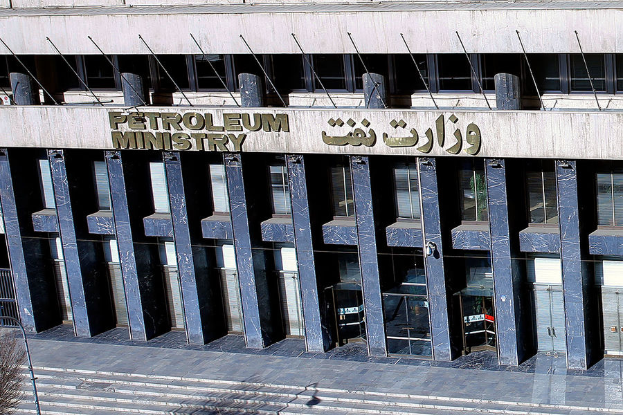 نفت، دوسال و هزار روایت/ تیر ۱۴۰۴
