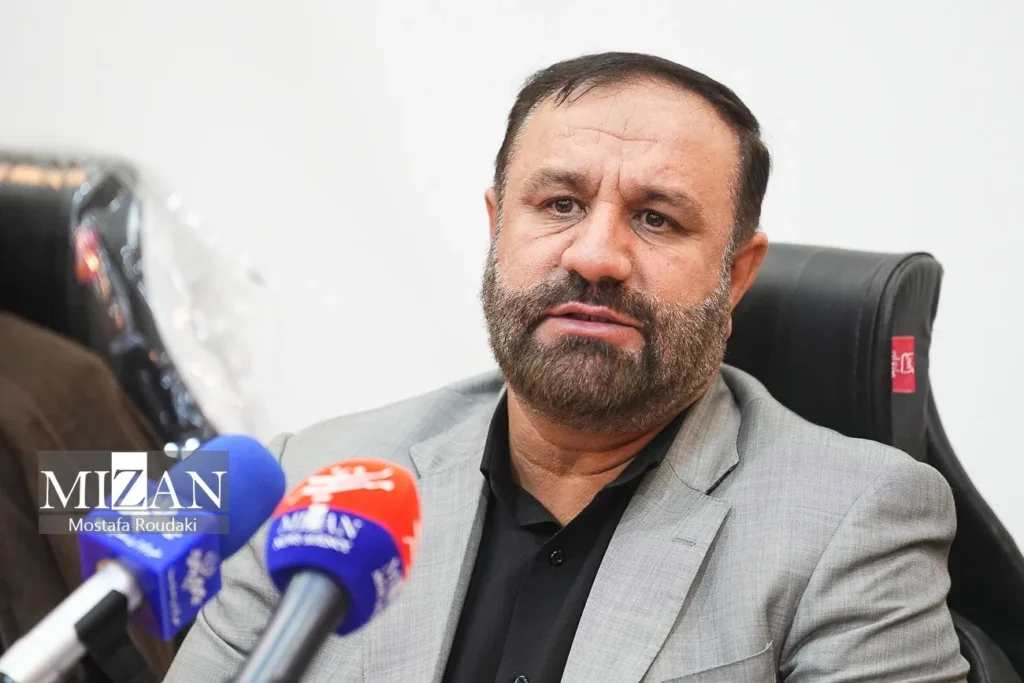 دستورات قاطع دادستان تهران در بازدید از گمرک و بندر خشک ریلی آپرین/ صالحی: محموله ۲۰ کانتینری برنج وارداتی و ۳۷۶ دستگاه خودروی دپو شده ظرف یک هفته ترخیص شوند