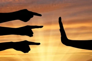 انتقاد از سکوت دولت در قبال گسترش خشونت و توهین در فضای عمومی و شبکه‌های اجتماعی