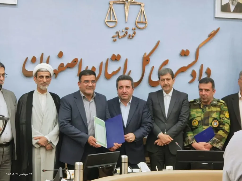 اهدای ۲۷ هزار سند مالکیت و حل ۷ معضل ثبتی در سفر رئیس سازمان ثبت اسناد به اصفهان