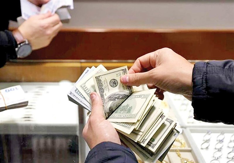 دلایل افزایش قیمت دلار؛ از فشارهای تورمی تا شکاف نرخهای رسمی و آزاد