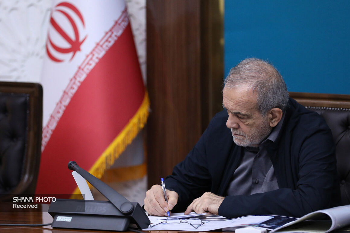 رئیس‌جمهوری دستور صرفه‌جویی سوخت با تمرکز بر دستگاه‌های اجرایی را صادر کرد