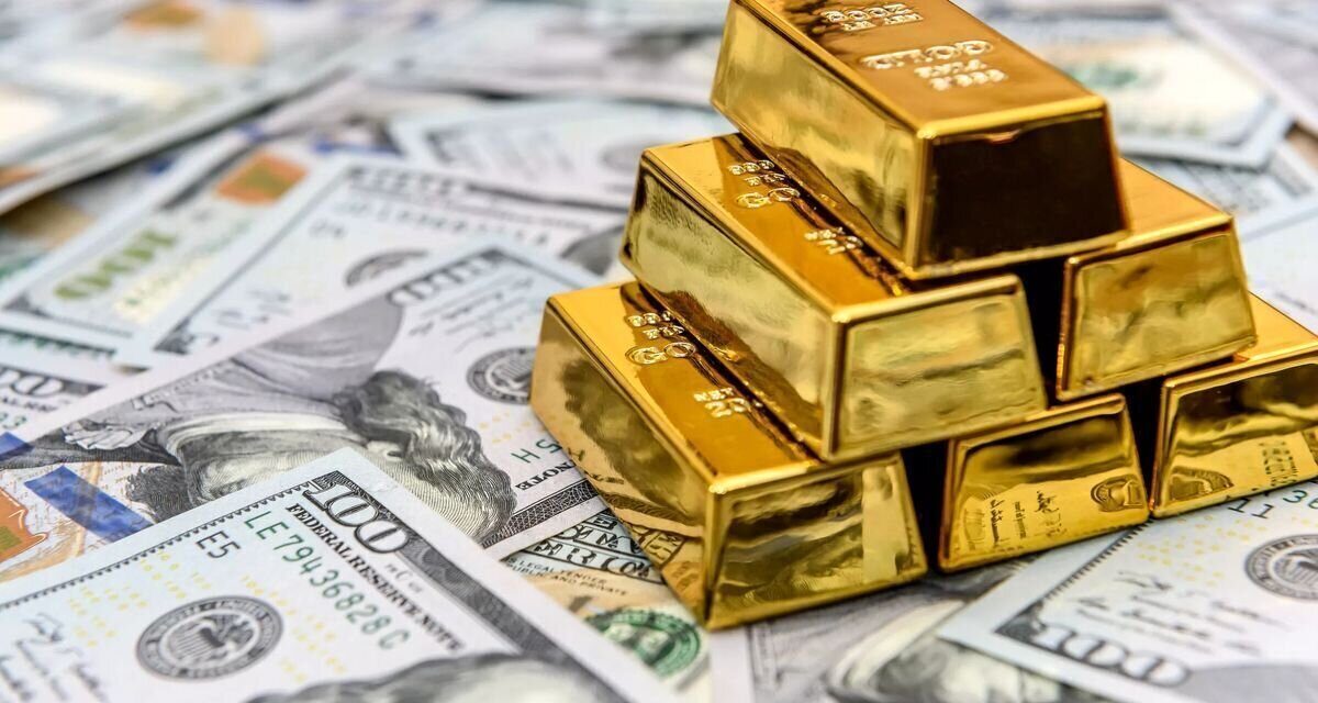 عبور دلار از مرز ۲۴۵ هزار تومان؛ تحلیل دلایل جهش و تأثیر آن بر بازار طلا