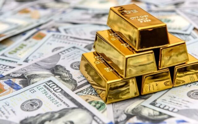 عبور دلار از مرز ۲۴۵ هزار تومان؛ تحلیل دلایل جهش و تأثیر آن بر بازار طلا