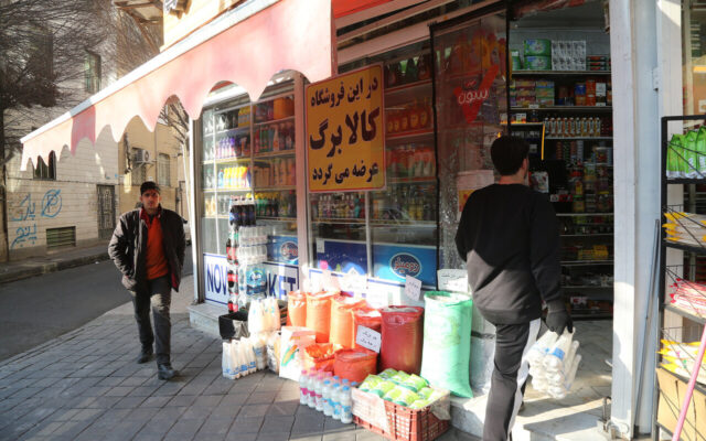 قدرت پوشش کالابرگ الکترونیکی کاهش یافت؛ افزایش هزینه سبد کالاهای اساسی به ۶۷ درصد رسید