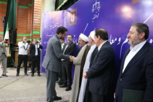 آیین تکریم و معارفه رئیس‌کل دادگستری استان ایلام برگزار شد/ دادستان انتظامی قضات: حمایت از برنامه‌های اقتصادی دولت تکلیف شرعی دستگاه قضایی است