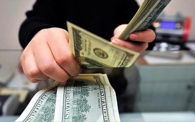 افزایش قیمت ارز در بازار تهران؛ دلار به ۲۶۶ هزار تومان و یورو به ۲۹۹ هزار تومان رسید