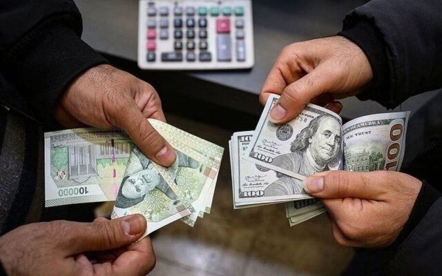 افزایش چشمگیر قیمت دلار و یورو در بازار ارز تهران؛ دلار به ۲۶۶ هزار تومان رسید
