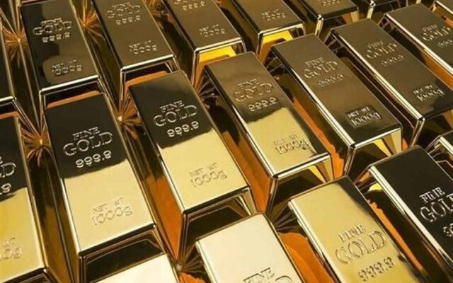 بازگشت طلا از کمترین سطح دوماهه؛ بازار در انتظار سیگنال‌های فدرال رزرو