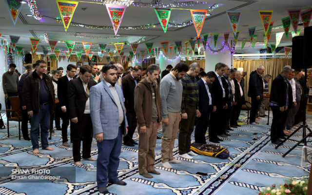 شرکت ملی گاز ایران تقدیرنامه ستاد اقامه نماز کشور را دریافت کرد