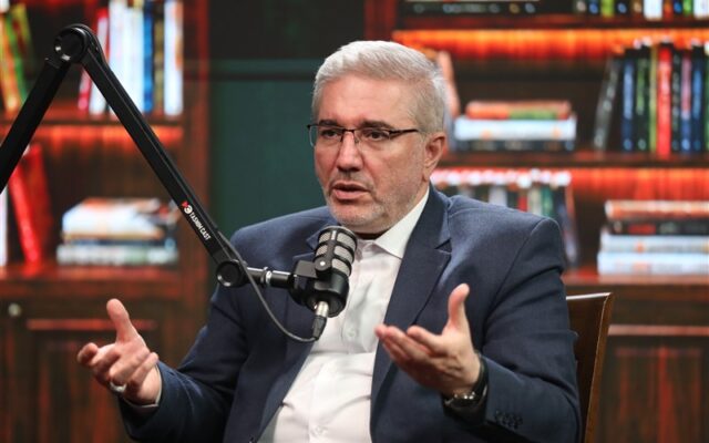 ** هشدار داود منظور درباره پیامدهای متورم شدن بودجه؛ دولت و مجلس در ایجاد کسری پنهان شریک هستند