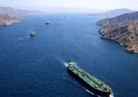 کاهش 60 درصدی عبور نفت از تنگه هرمز؛ جریان روزانه به 3.8 میلیون بشکه رسید